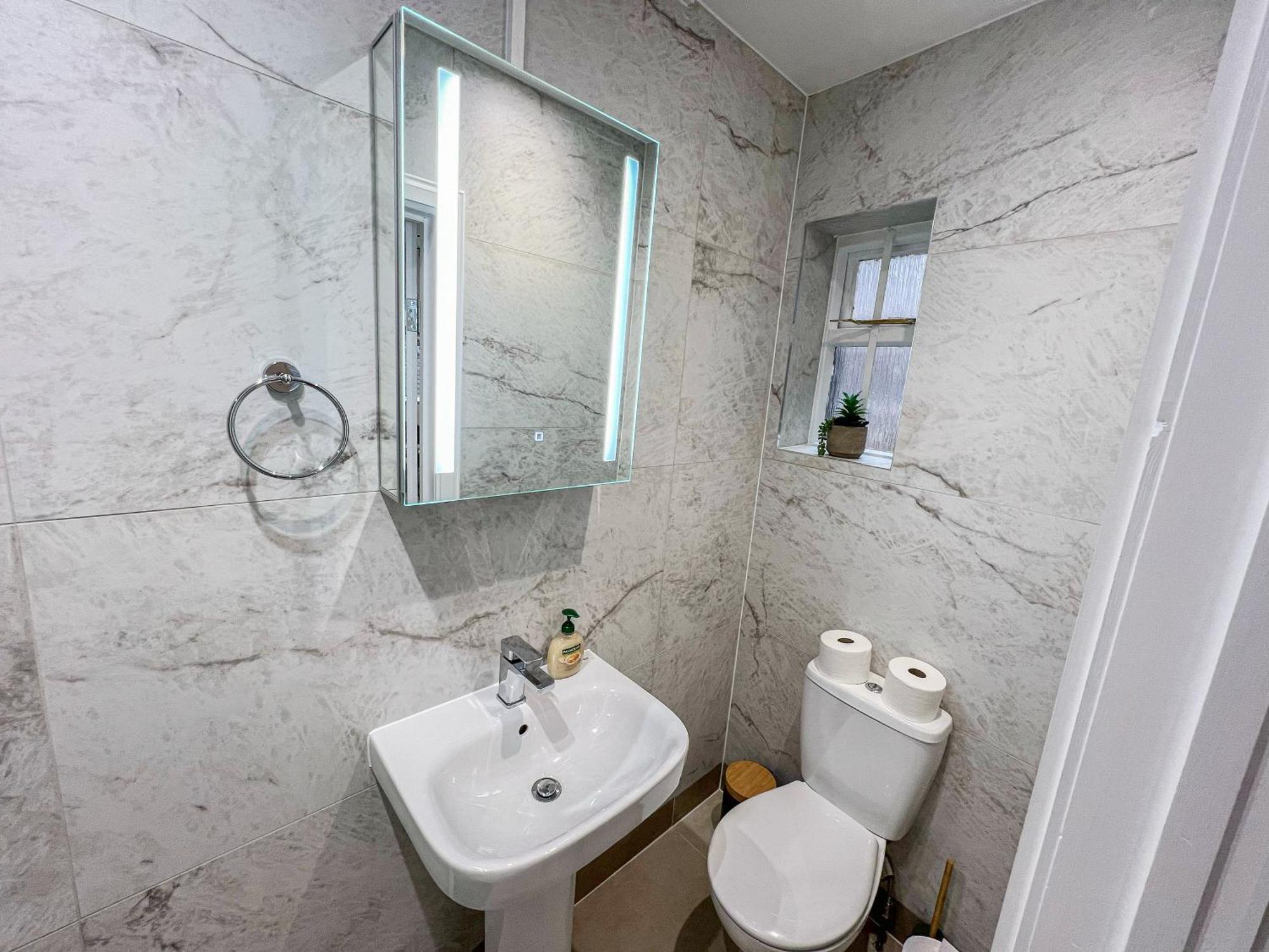 Sleek Flats In Euston, Islington Near Regents Park Apartment *
