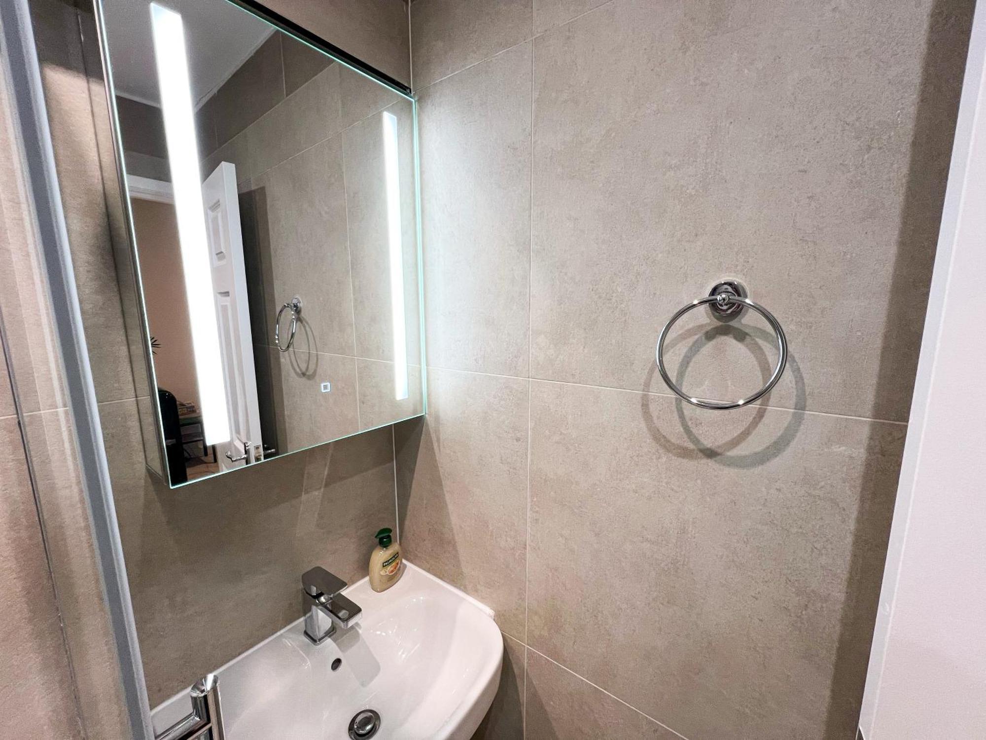 Sleek Flats In Euston, Islington Near Regents Park *
