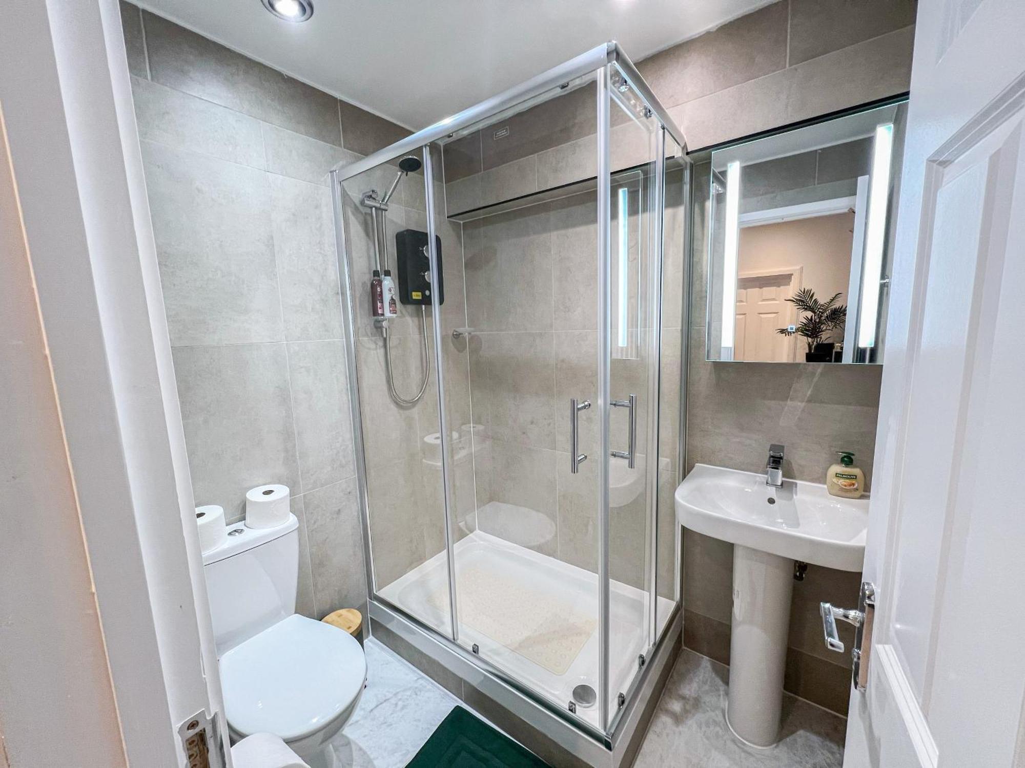 Sleek Flats In Euston, Islington Near Regents Park * London
