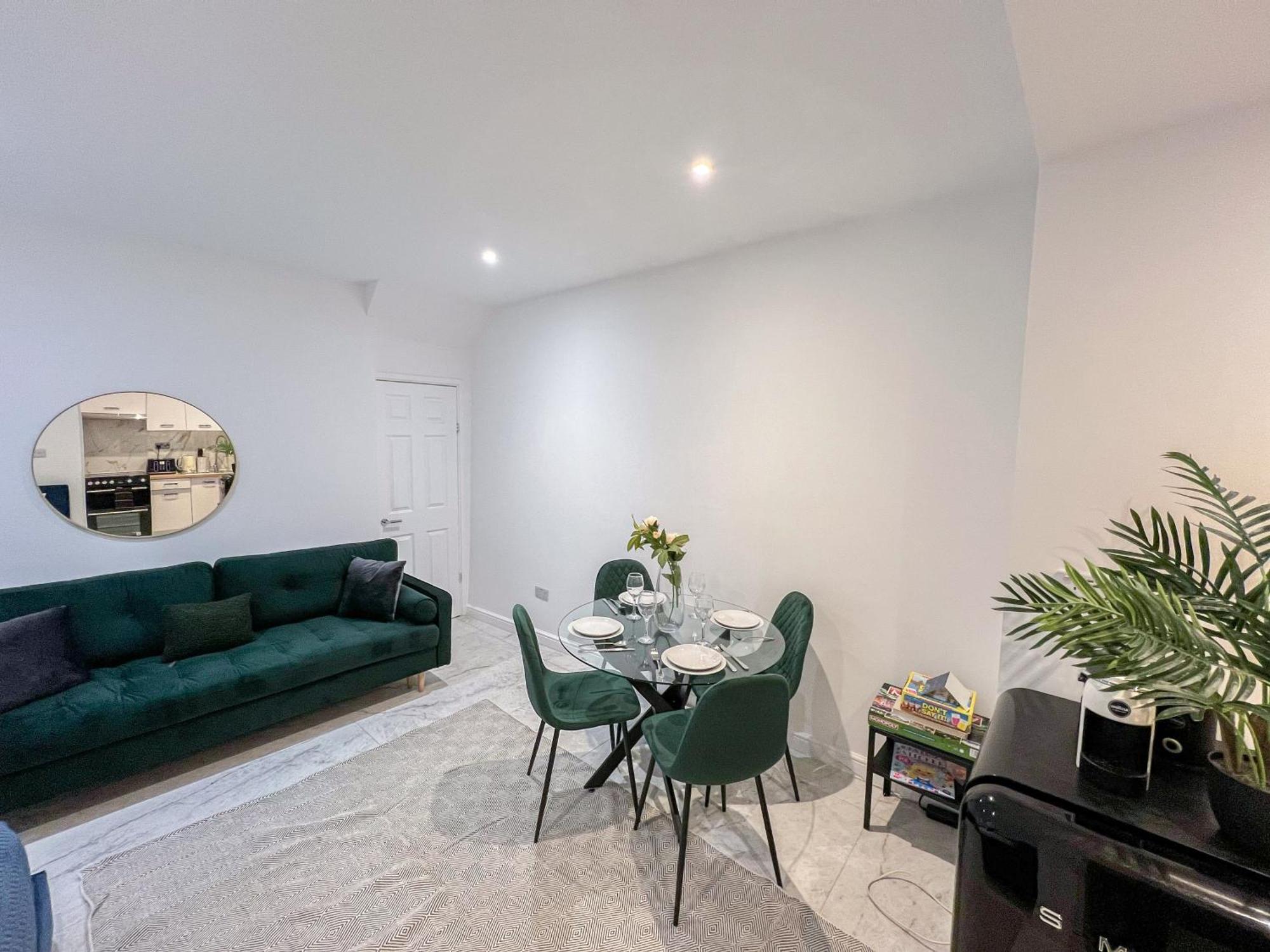 Sleek Flats In Euston, Islington Near Regents Park Apartment London