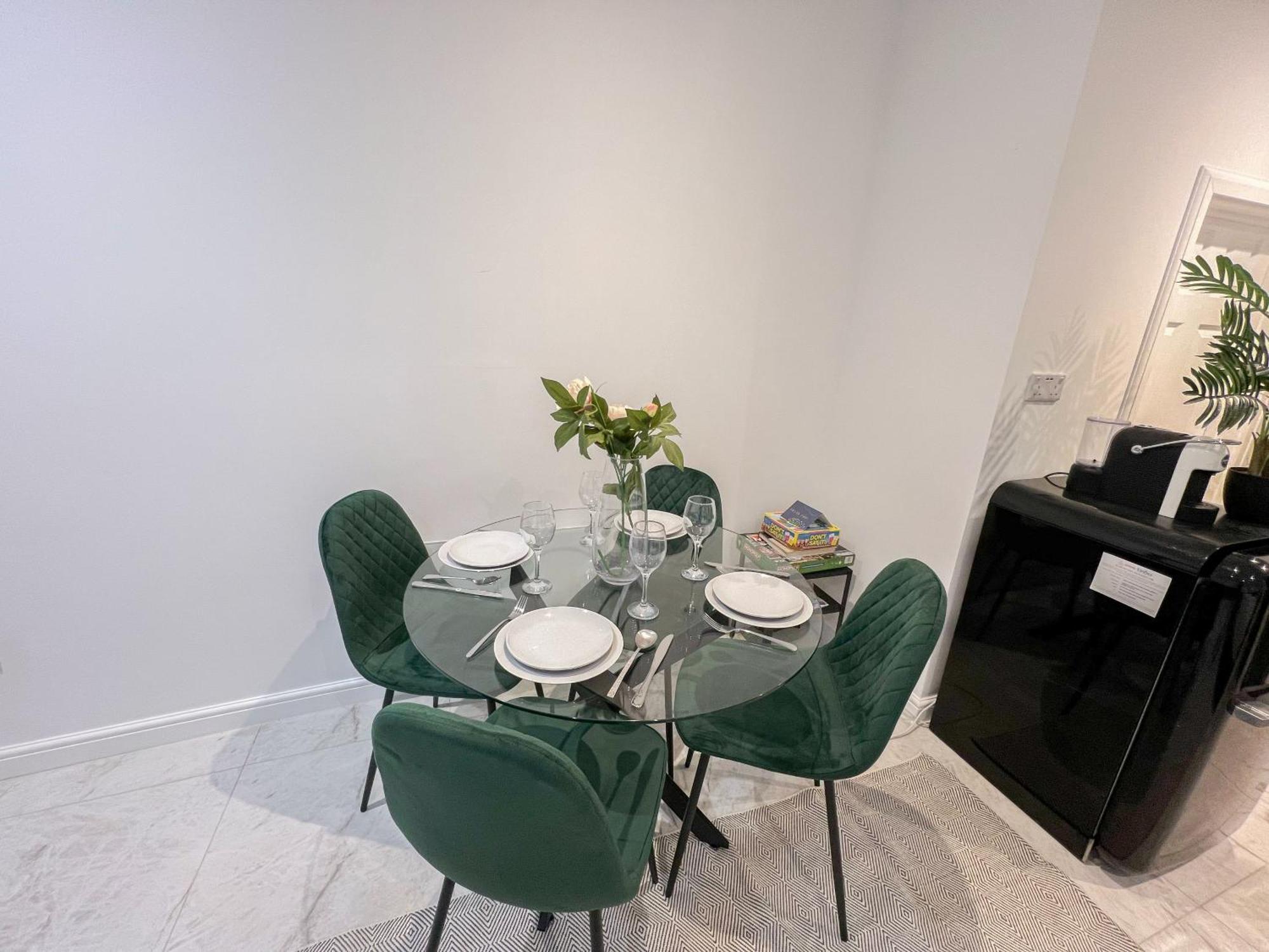 Sleek Flats In Euston, Islington Near Regents Park Apartment London